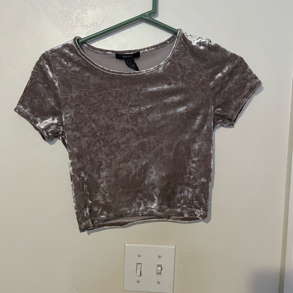 Goldish cropped tee